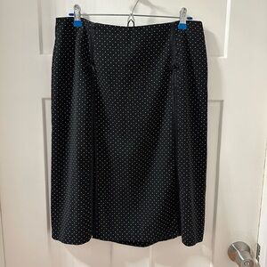 Women’s polka dot skirt. Size 12.